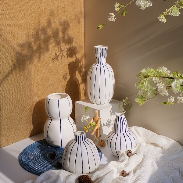 Pagod na sa Generic Home Decor? Bakit Ang BYF Arts & Crafts na Pininturahan ng Kamay na Blue-White Texture Vases ang Natatanging Pagpipilian?