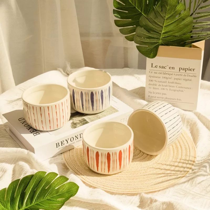 Mga Asul at Pulang Guhit na Ceramic Candle Holders