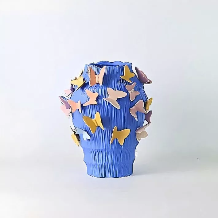 Handmade Ceramic Vase na may Dancing Butterflies Handmade Ceramic Vase na may Dancing Butterflies
