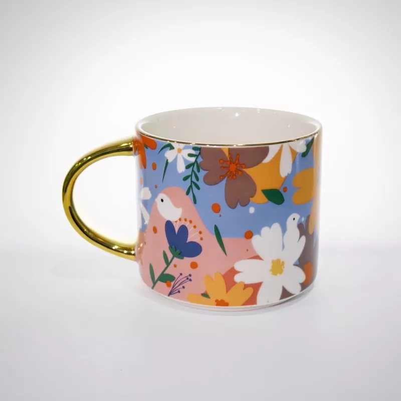Vibrant Floral Ceramic Mug na may Gold Trim
